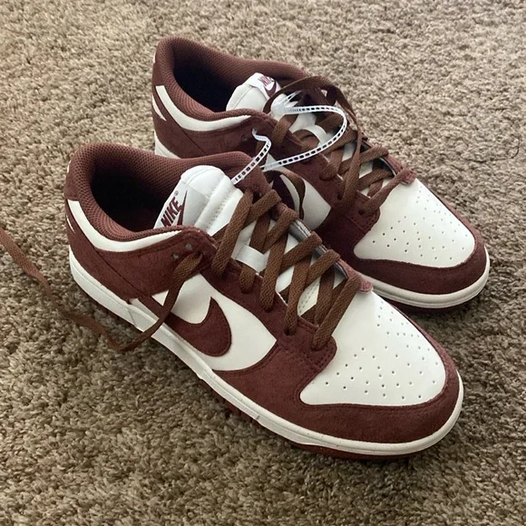 Nike | NWT Nike Dunk Low - Picture 5 of 11